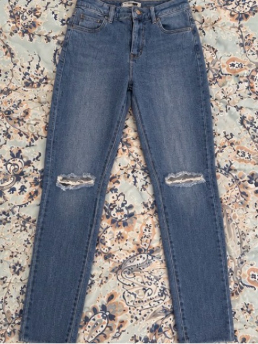 Fashion Nova Women's Distressed Skinny Jeans in Medium Blue